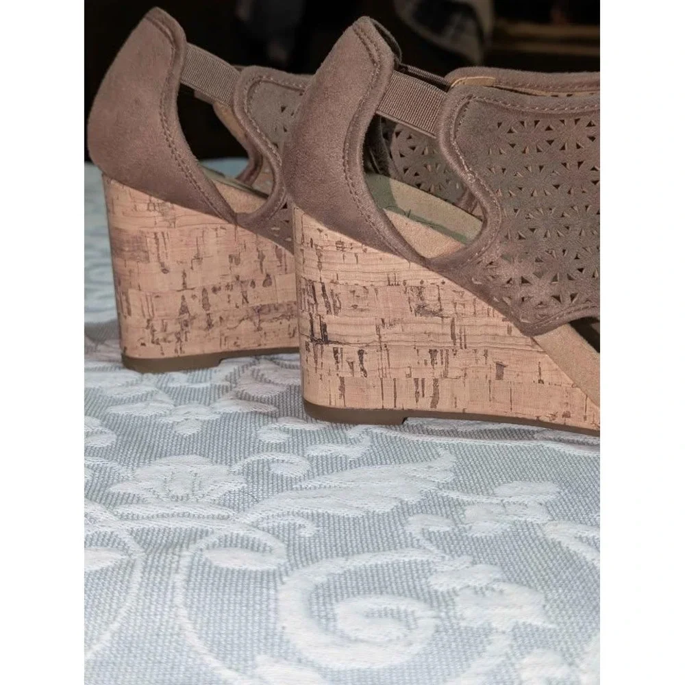 LifeStride Hinx 2 Taupe Cork Wedge Sandals‎ Peep Toe Cutout 6.5M